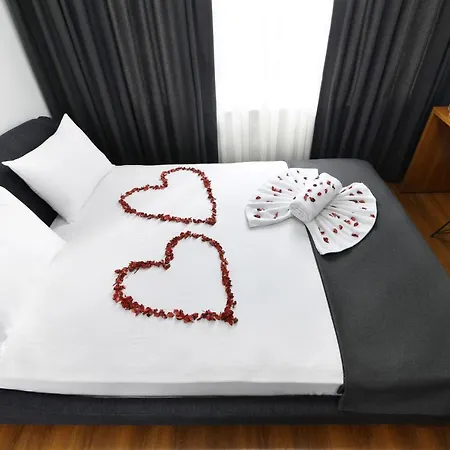 Nish Atasehir Szálloda 4*