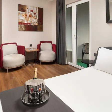 Nish Atasehir Szálloda 4*
