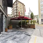 Hotel Nish Atasehir