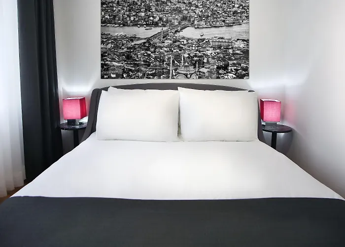 Nish Atasehir Hotel 4*